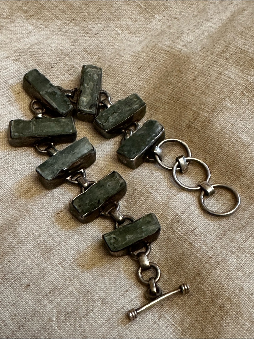 Green Crystal Rectangular Stone Link Bracelet - Picture 7 of 9